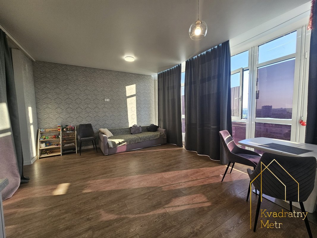 ТОП локация! ЖК 4 Сезона! 1-комн с новым ремонтом! — фото 2