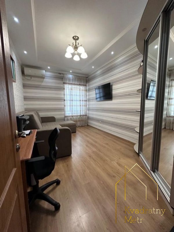 Продам 3-комнат квартиру на земле! ул. Балковская! район автовокзала! — photo 5
